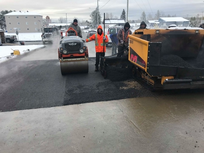 Asphalte : Municipalités et commerces