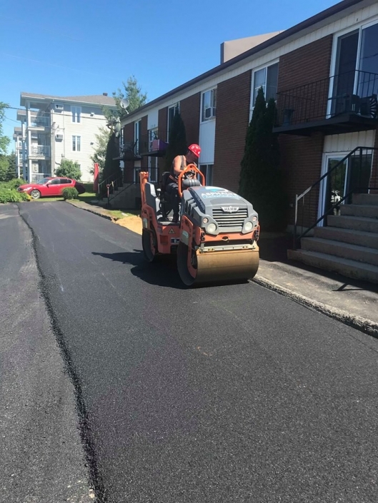 Asphalte : Municipalités et commerces